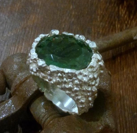 Anello argento e pietra verde